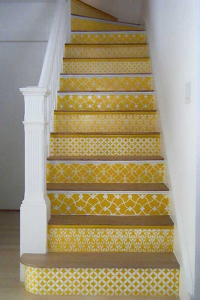 מדרגות צהובות